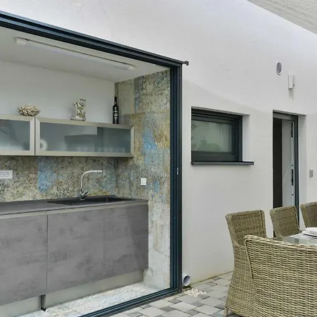 5* Luxury Michele Vila